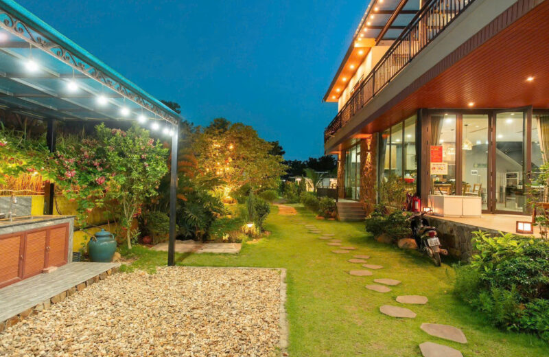 Trang trí đèn led mặt tiền